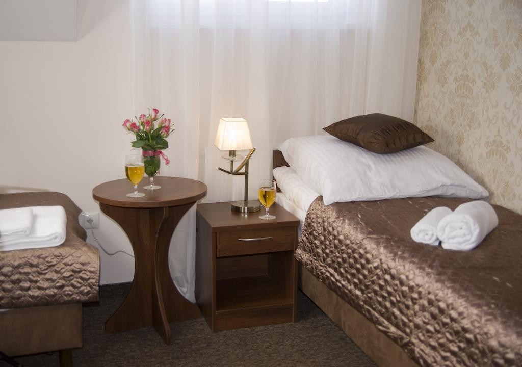 Zajazd Zloty Klucz Zemborzyce Tereszyńskie 部屋 写真
